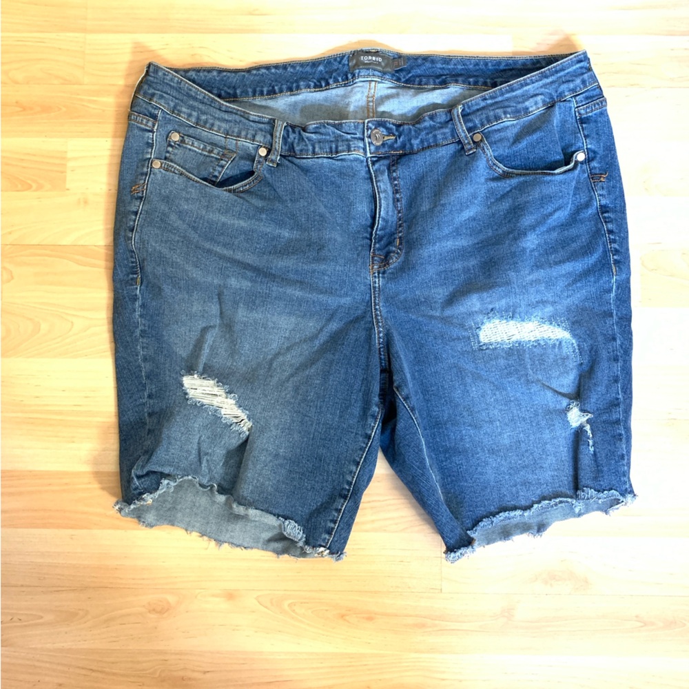 Torrid Women’s Blue Distressed Jean Shorts Size 22